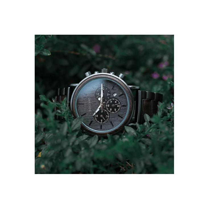 Bobo Bird Dark Ebony miesten puinen rannekello kuvattuna ulkoilmassa. Roiskevesisuojaus. NoinWebstore.com
