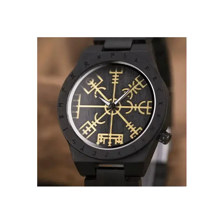 Bobo Bird Ebony Vegvisir puinen miesten kello. Kellotaulun lähikuva. NoinWebstore.com