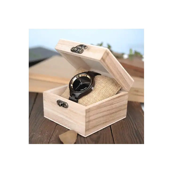 Bobo Bird Eeben naisten automaattikello puisessa laatikossa. NoinWebstore.com