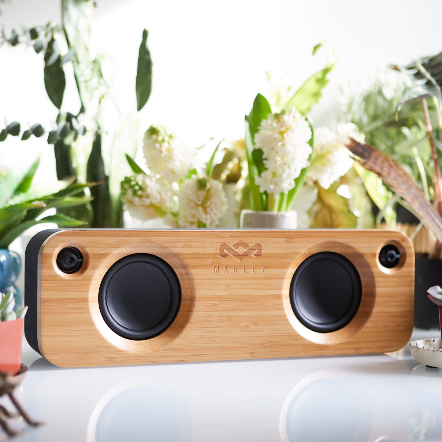 House of Marleyn Get Together Bluetooth-kaiutin musta – nauti kristallinkirkkaasta äänestä ja tyylikkäästä muotoilusta
