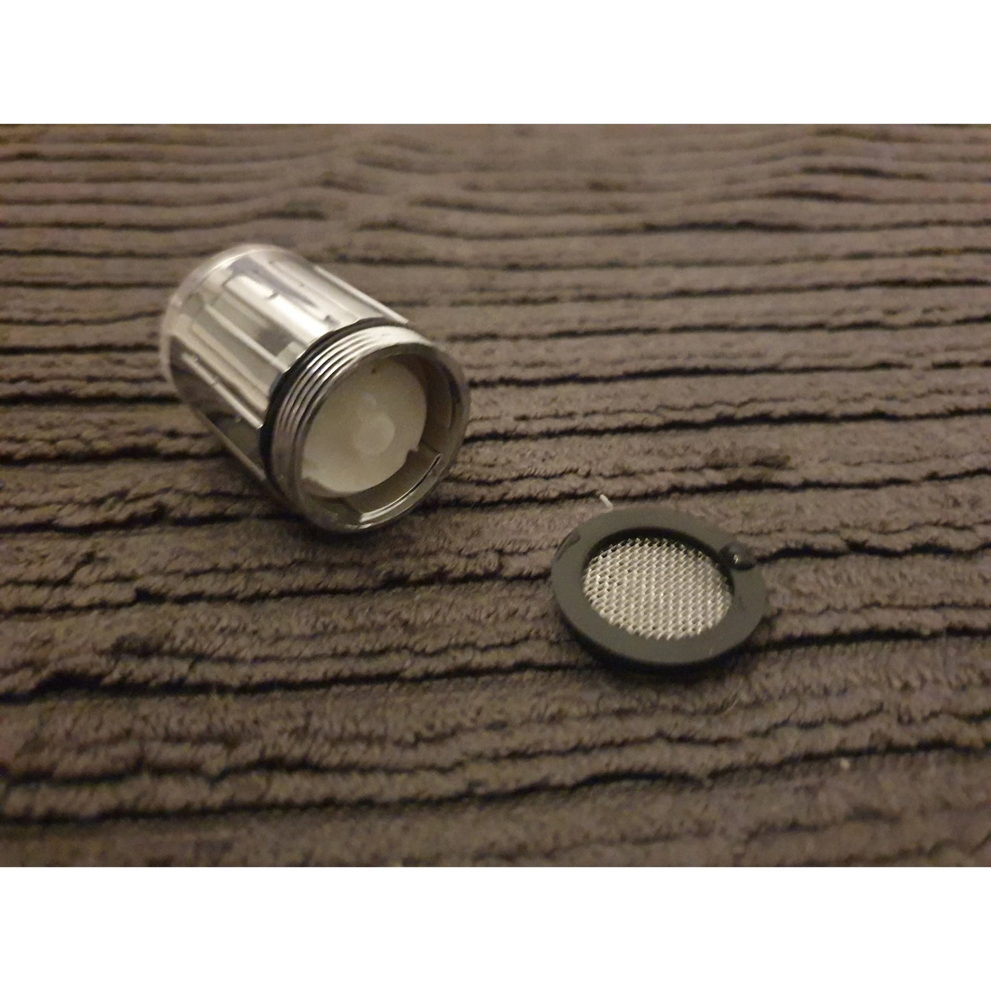 led efektivalo ja vesihanan led suutin
