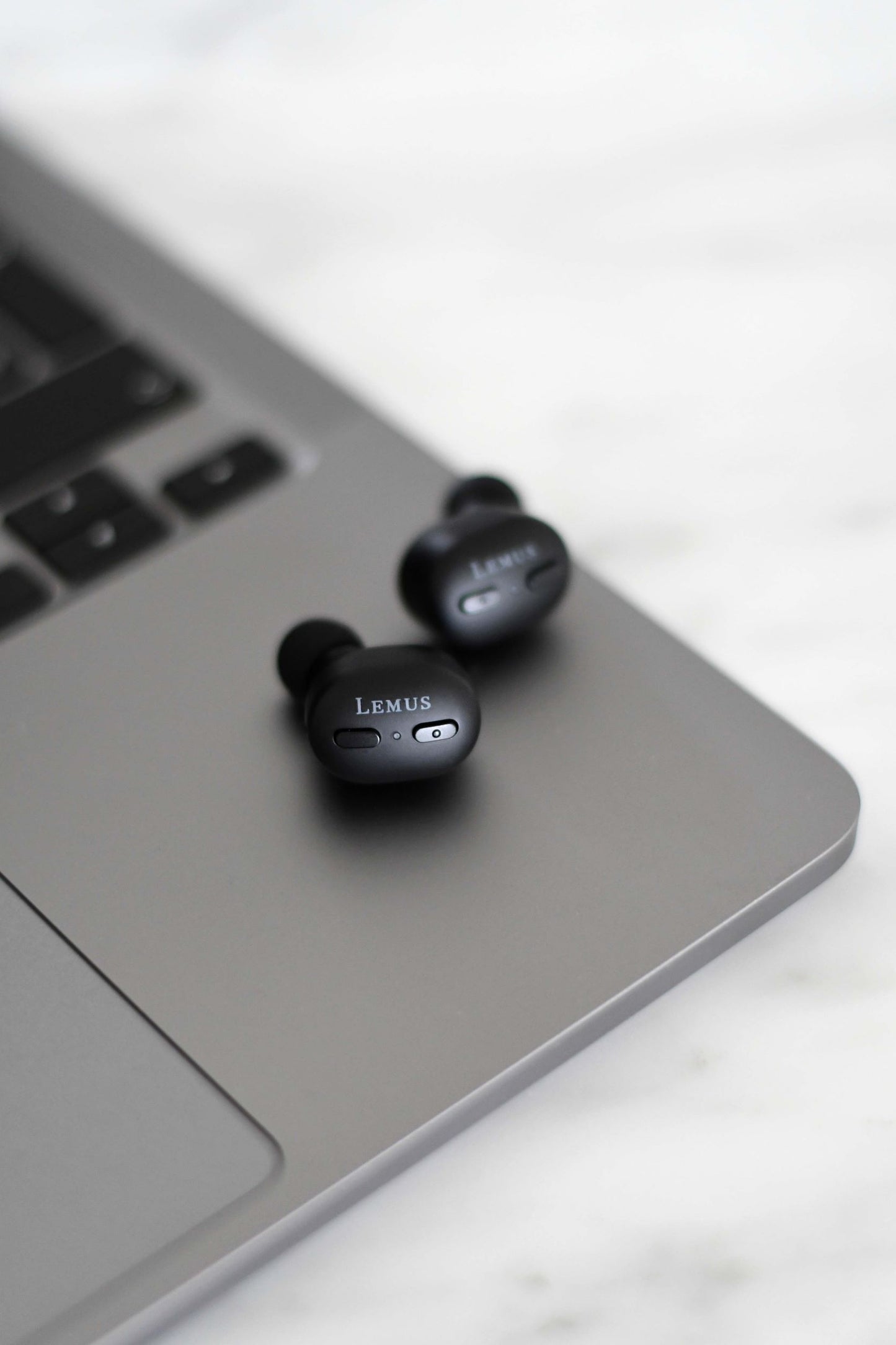 EarSound 2.0 Pro langattomat bluetooth® nappikuulokkeet musta | LEMUS