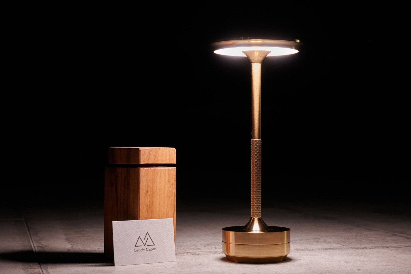 Rechargeable wireless LED table lamp: valuable and functional lighting