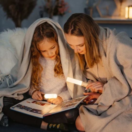 Langaton LED-lukuvalo ilman johtoja, ladattava